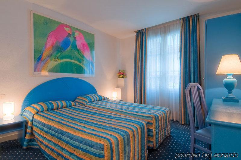 Croix De Malte Hotel Párizs Szoba fotó